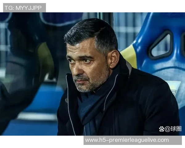 足球少帅的崛起与挑战：年轻教练如何引领球队走向辉煌之路